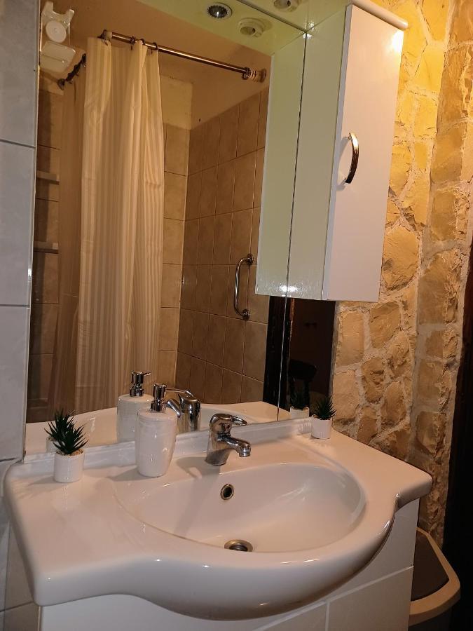 Dalmatia Rustica Comfortable One Bedroom+Fireplace 자다르 외부 사진