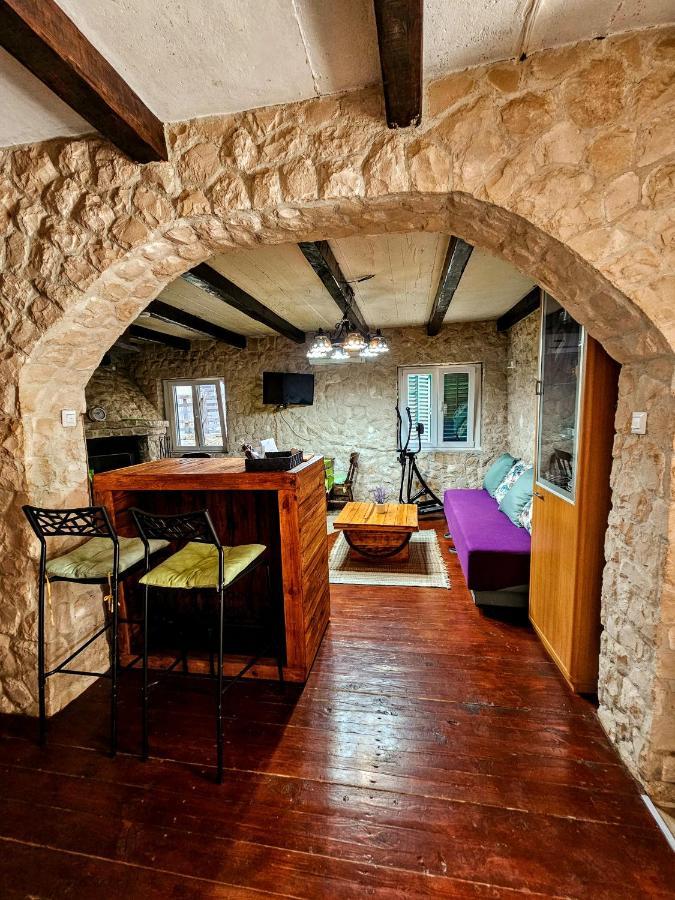 Dalmatia Rustica Comfortable One Bedroom+Fireplace 자다르 외부 사진